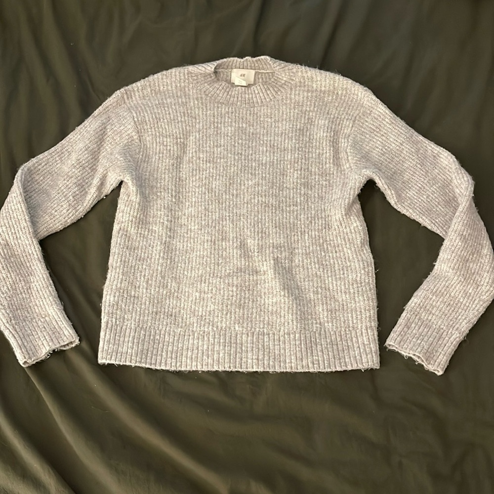 H&M Gray Crewneck Sweater
